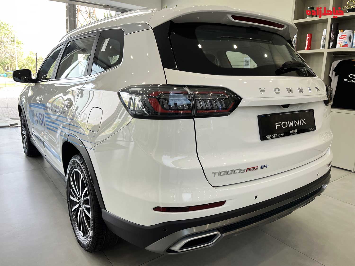 تیگو 8 پرو e+ از کنار عقب