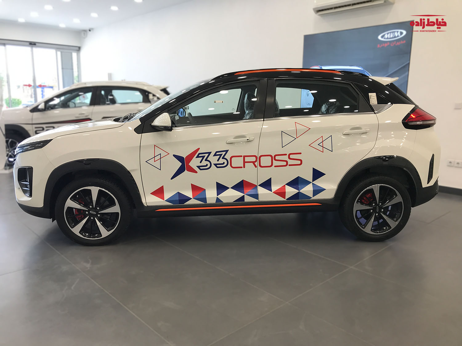 ایکس 33 کراس از کنار