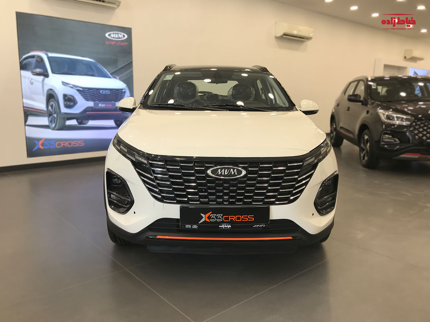 ایکس 33 کراس از نمای روبرو