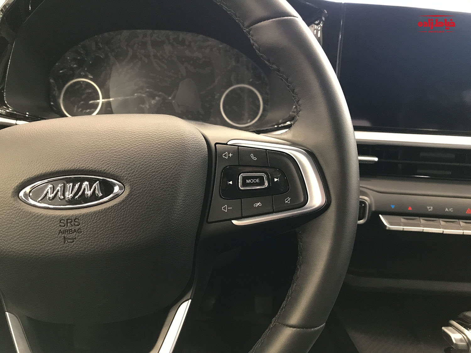 بخش سمت راست فرمان ایکس 33 کراس