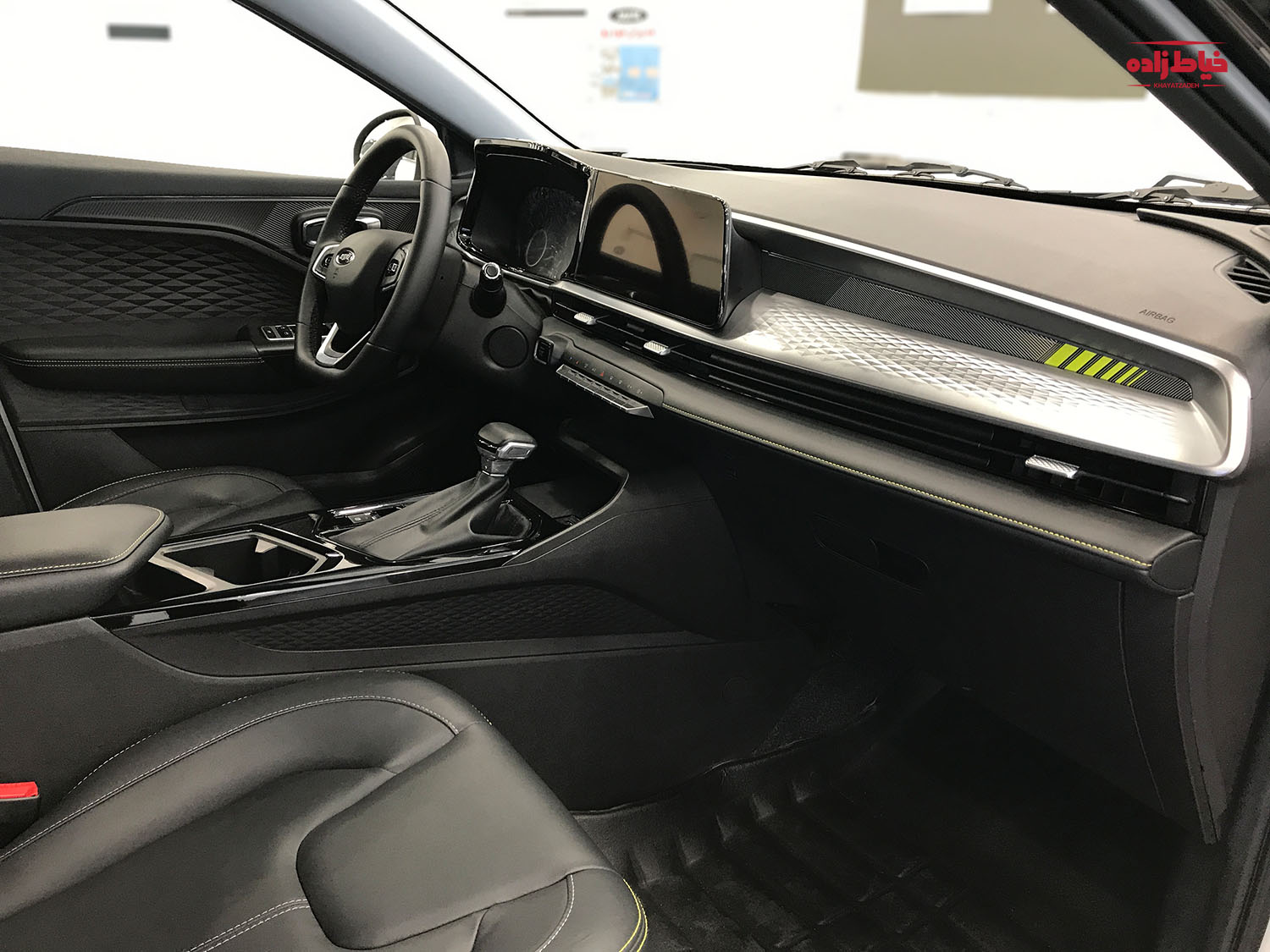 کابین داخلی، از نمای دیگر